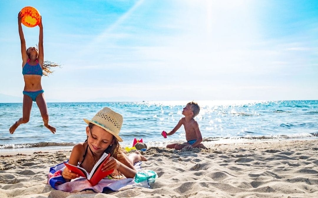 10 consejos para unas vacaciones seguras en la playa con la familia