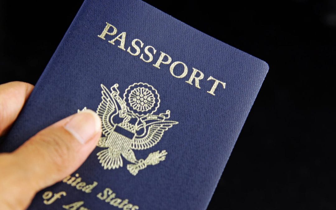 ¿En qué se diferencia una tarjeta de pasaporte de un pasaporte?