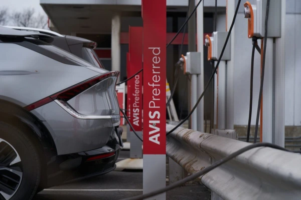 Todo lo que debes saber antes de alquilar un vehículo eléctrico